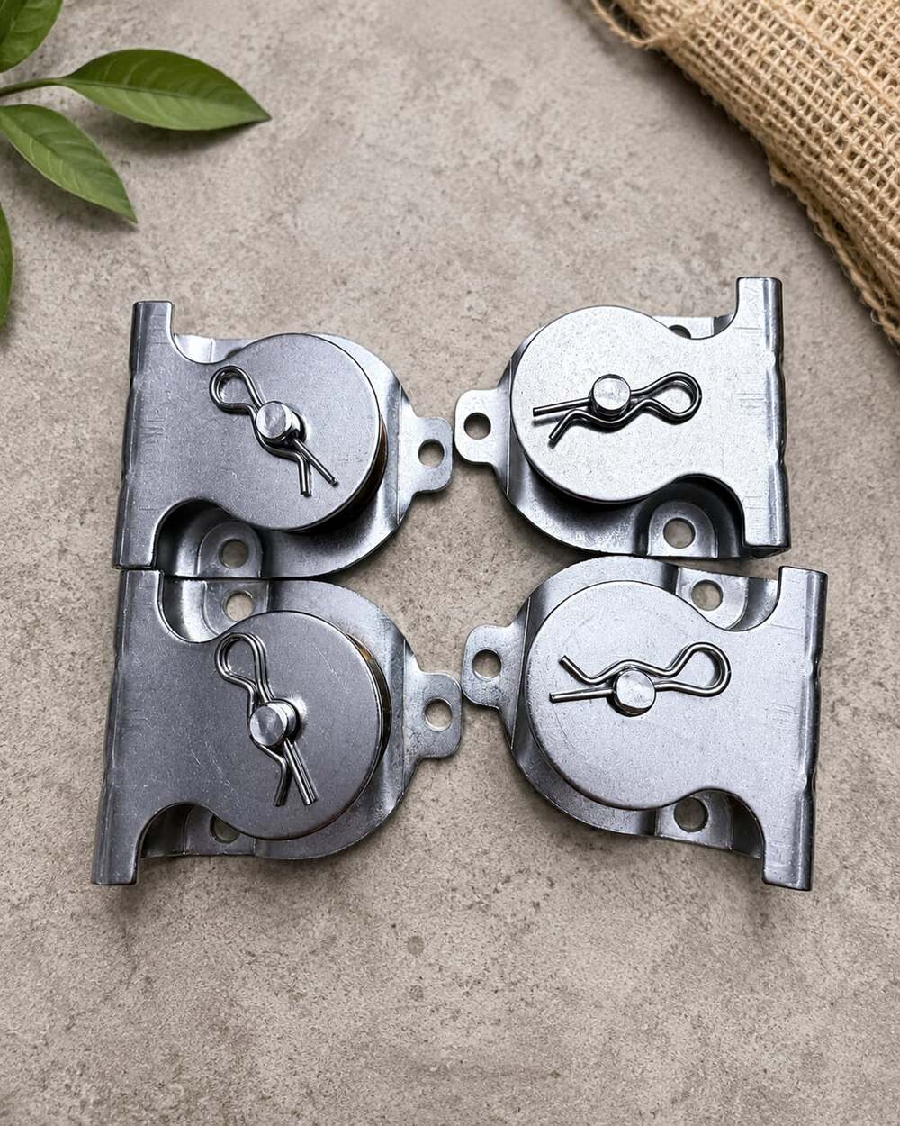 NEW 4 Pack Ceiling Mount Pulley Wire Rope Roller Cable Guide Heavy Duty Steel